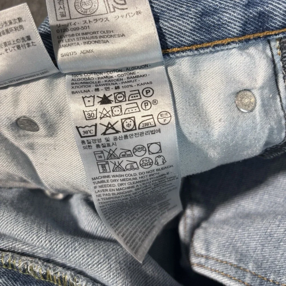 Levi's 505 Jeans Mens‎ 36x32 Straight Leg Light Wash Distressed Faded Blue Denim